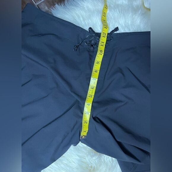Patagonia Worn Wear W's Stretch black Hydro peak Board-shorts sz 18 - Picture 10 of 11